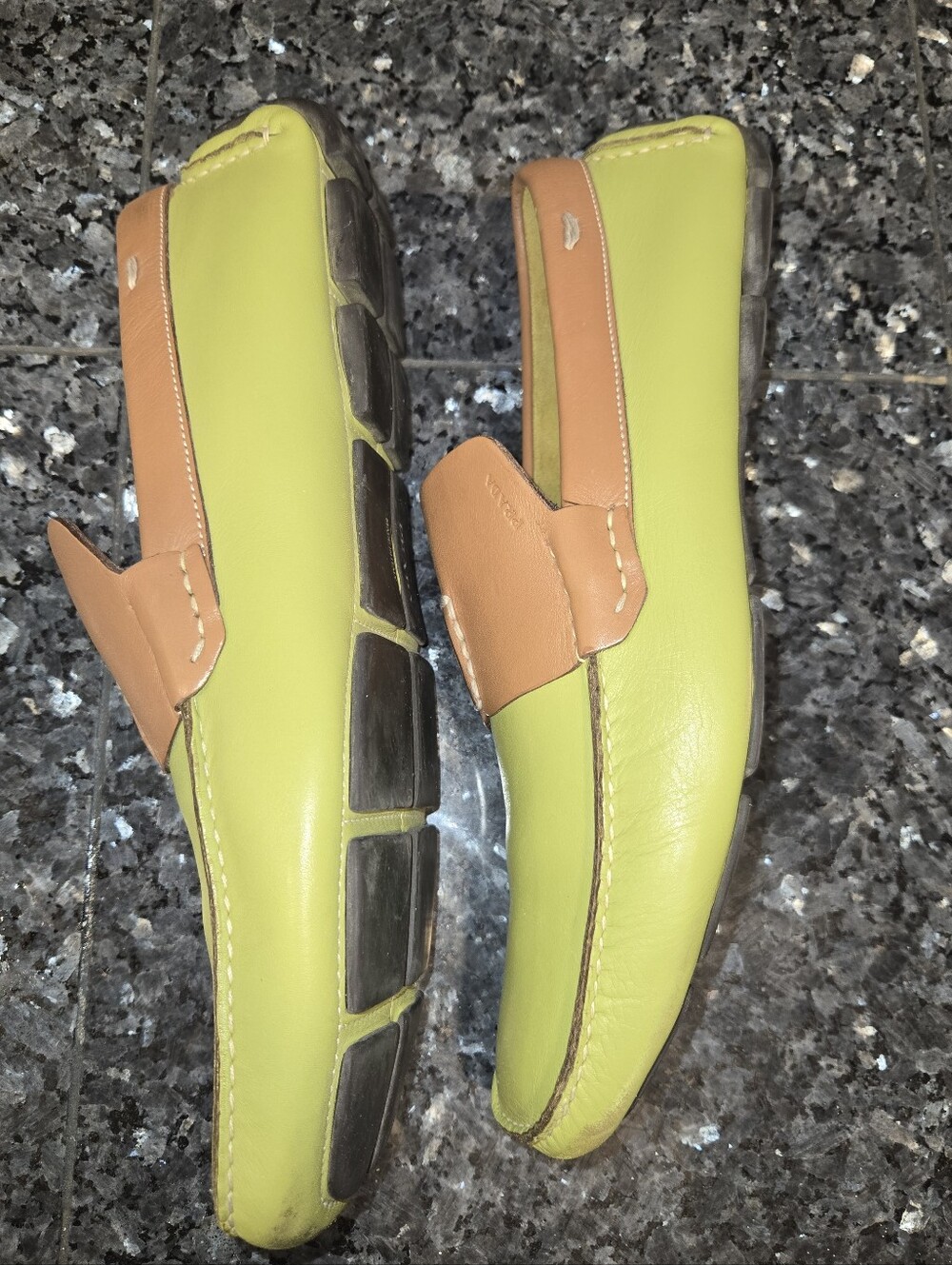 Rare Runway Style: Men's Prada Classic Leather Loafers (Lime Green/Tan) Size 11 - Picture 3 of 8
